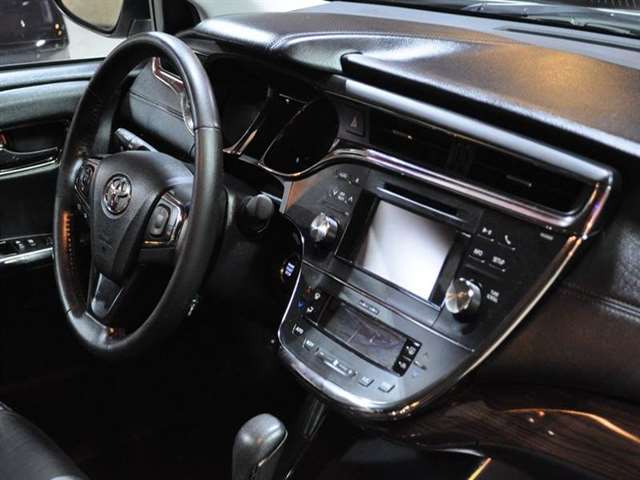 2013 Toyota Avalon XLE 4dr Sedan